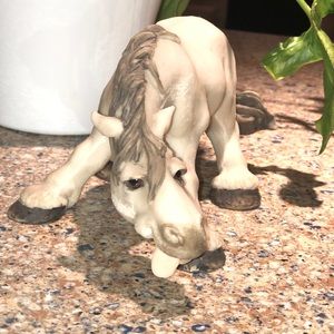 Horse figurine.